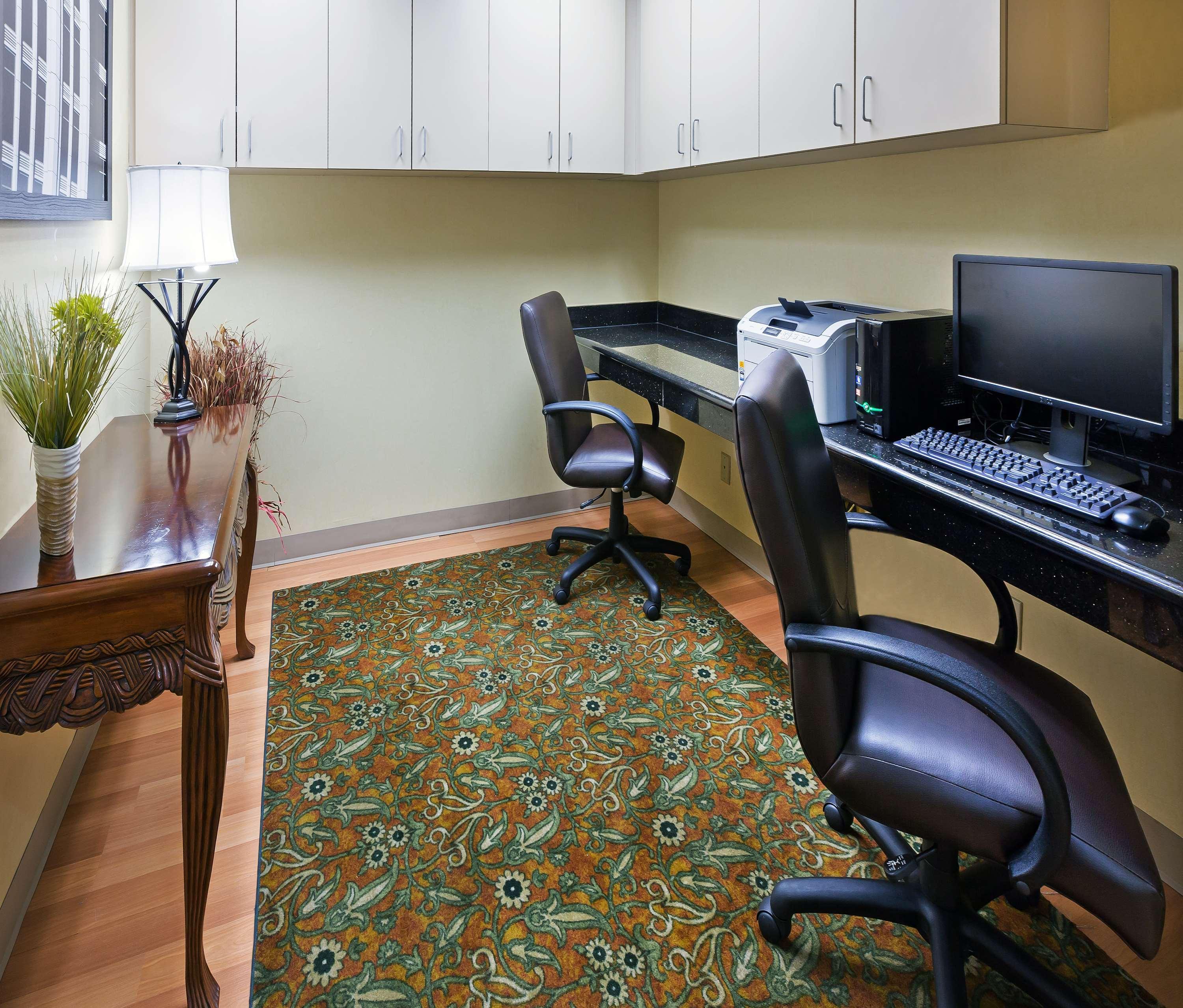 Country Inn & Suites By Radisson, Oklahoma City At Northwest Expressway, Ok Съоръжения снимка