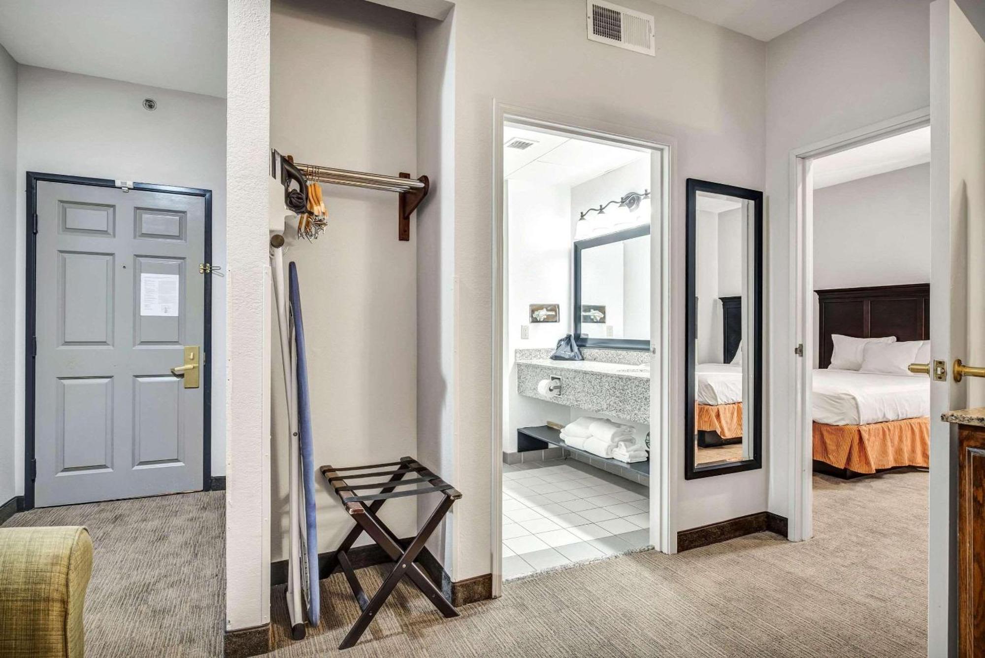 Country Inn & Suites By Radisson, Oklahoma City At Northwest Expressway, Ok Екстериор снимка