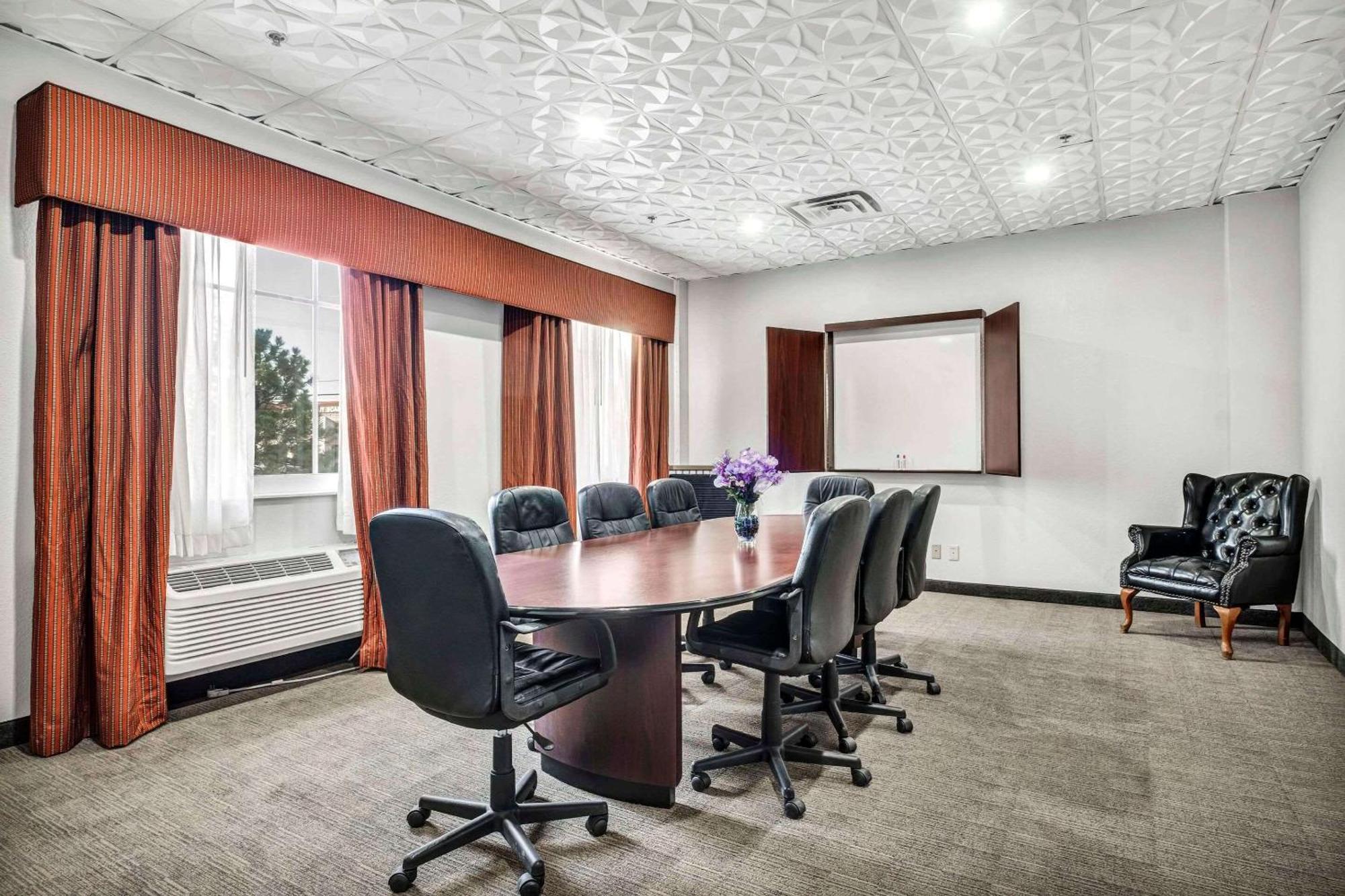 Country Inn & Suites By Radisson, Oklahoma City At Northwest Expressway, Ok Екстериор снимка
